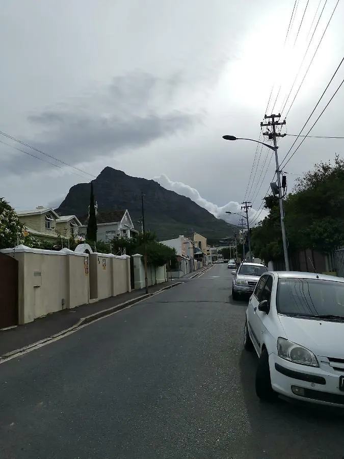 Obsage Lodge Cape Town Konukevi